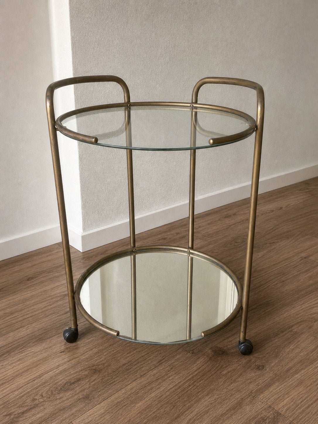Gouden serveerwagen met glazen platen, Huis en Inrichting, Tafels | Bijzettafels, 45 tot 60 cm, Minder dan 55 cm, Gebruikt, Metaal of Aluminium