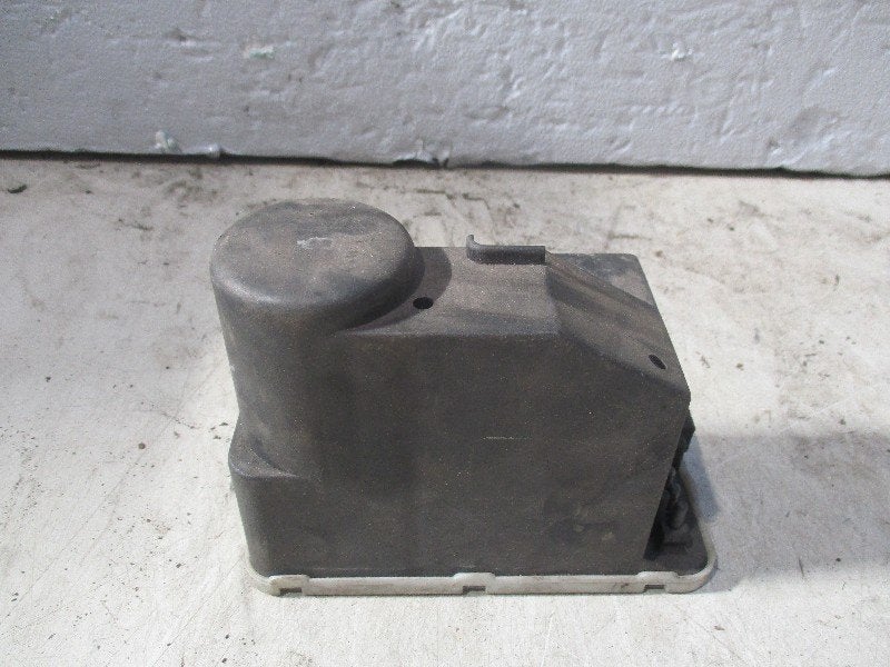 Centrale Vergrendeling Motor Vacuum E (W124) 1987, Gebruikt, Mercedes-Benz AG, Mercedes-Benz, Mercedesstraße 120, Stuttgart 70372, , Duitsland