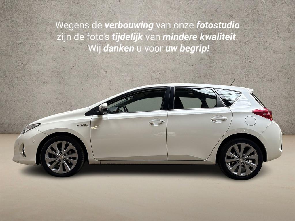 Toyota Auris 1.8 Hybrid Sport Automaat (NAVIGATIE, CAMERA, S, Auto's, Toyota, Gebruikt, Zwart, 4 cilinders, Wit