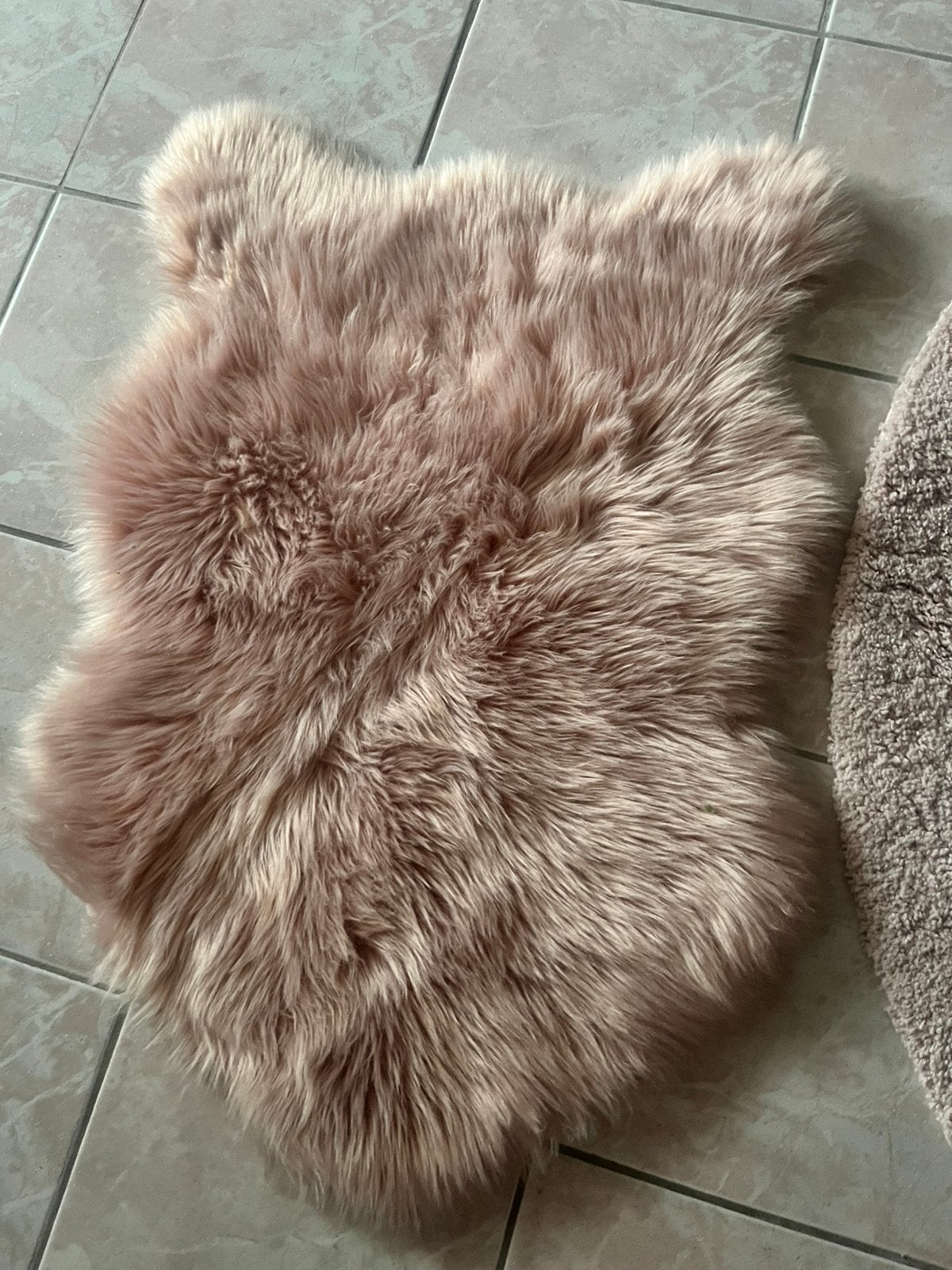 Roze kunstbont bont kleedje 90 cm schapenvacht, Ophalen, Zo goed als nieuw