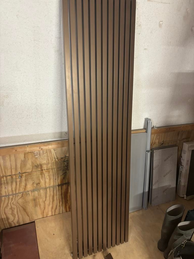 Nieuwe badkamerradiator - Modern design, Doe-het-zelf en Verbouw, Verwarming en Radiatoren, Ophalen, 500 tot 800 watt, Radiator