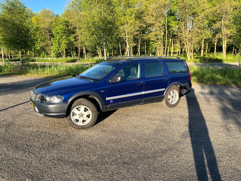 Volvo V70 2.4 T XC70 4WD AUT 2002 geartronic ocean race 7P, 1800 kg, Zwart, Blauw, Stationwagon