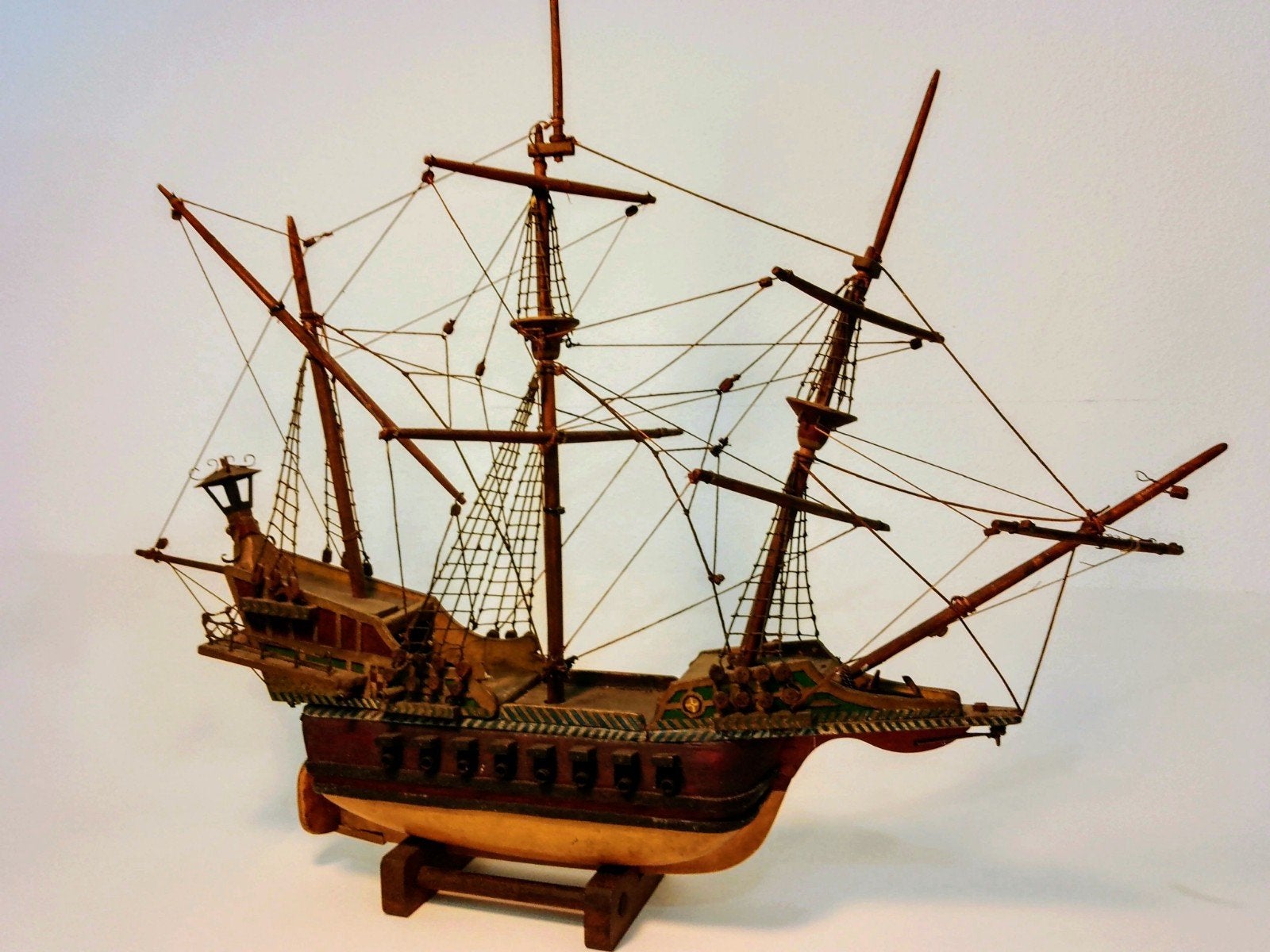 Antiek houten scheepsmodel, Ophalen