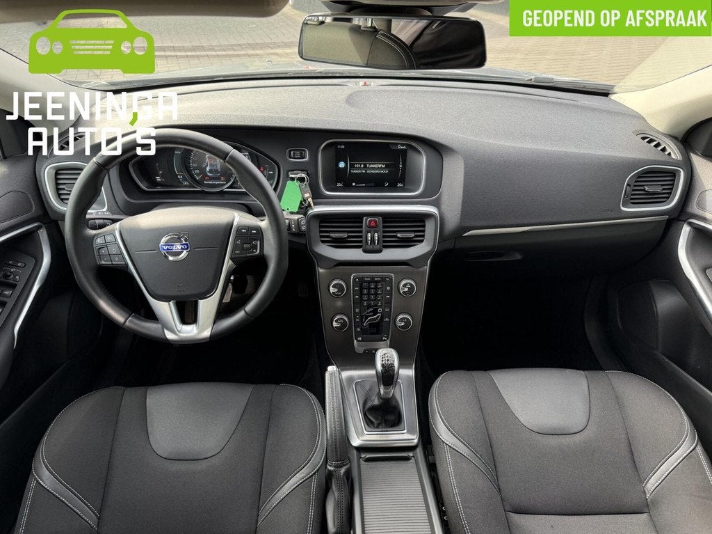 Volvo V40 2.0 D4 Momentum Business|Trekhaak|Navi|Clima, Voorwielaandrijving, Euro 5, Stof, Gebruikt