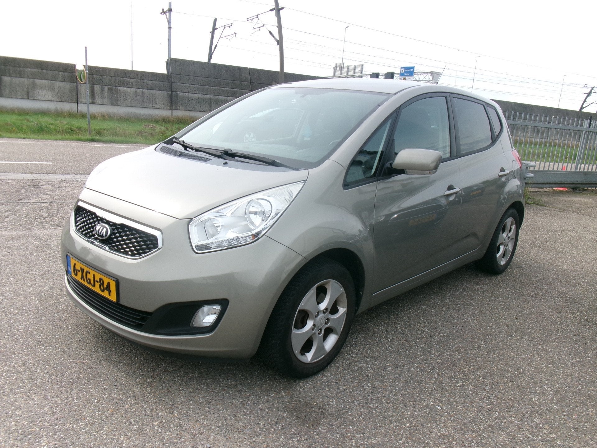 Kia Venga 1.4 CVVT Super Pack (bj 2014), Auto's, Voorwielaandrijving, Euro 5, Gebruikt, 4 cilinders