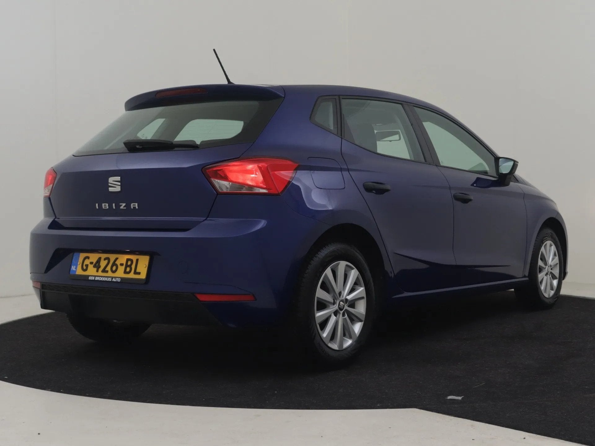 SEAT Ibiza 1.0 MPI Reference (bj 2018), Voorwielaandrijving, Gebruikt, 540 kg, Blauw