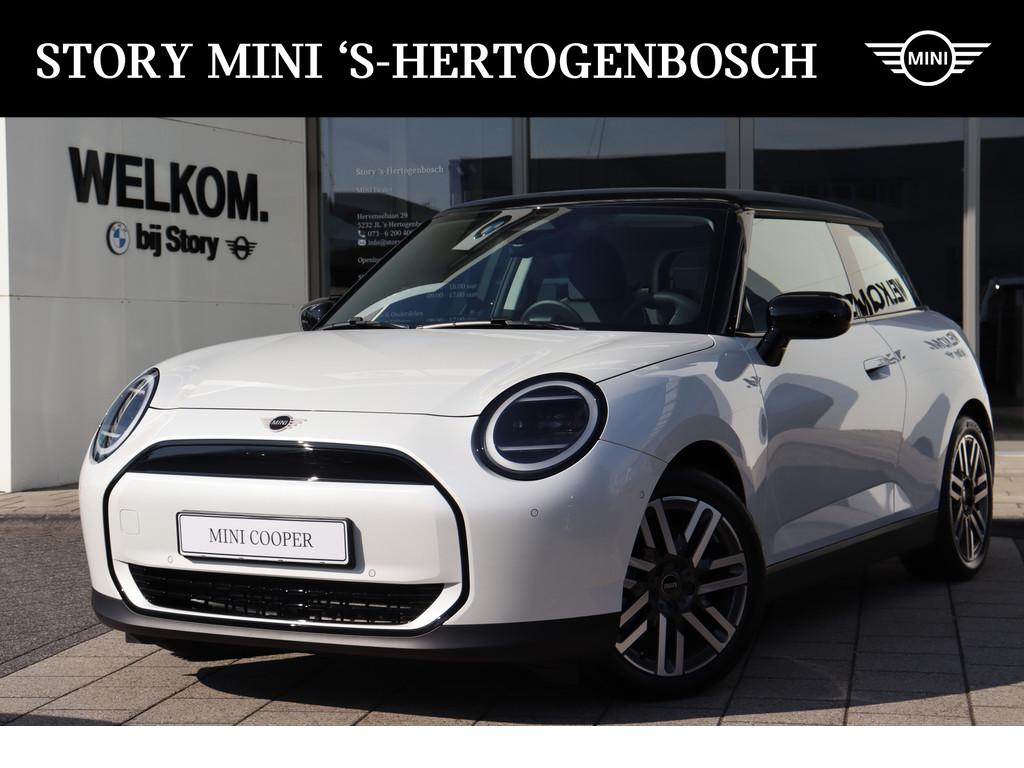 MINI Hatchback Cooper E / Classic / Pakket S / 17 inch Paral, Auto's, Mini, Stof, Zwart, 4 stoelen, Wit