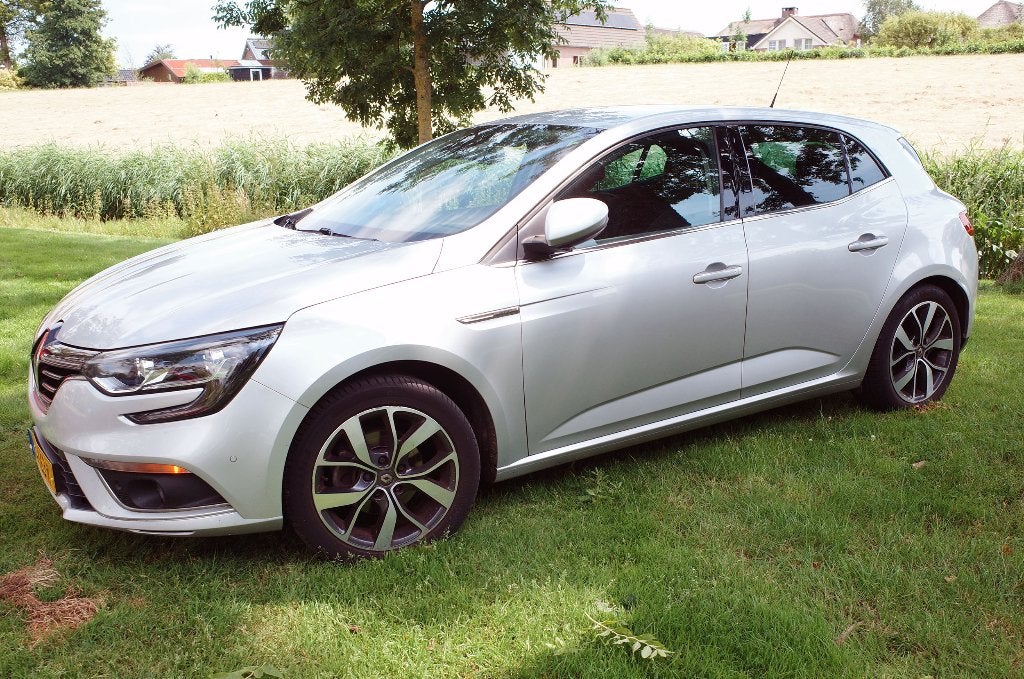 Renault Mégane 1.2 16V 97KW HB 2016 zilver-grijs, Auto's, Achterwielaandrijving, 4 cilinders, 1650 kg, 132 pk