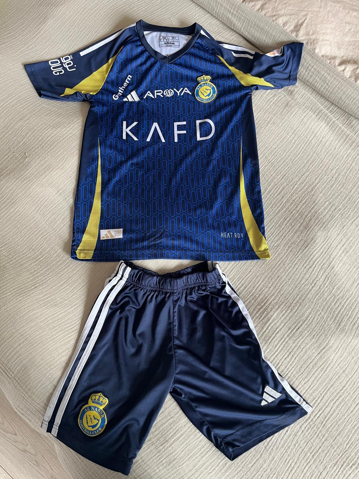 Voetbalpakje blauw maat 164, Adidas, Jongen of Meisje, Ophalen of Verzenden, Zo goed als nieuw