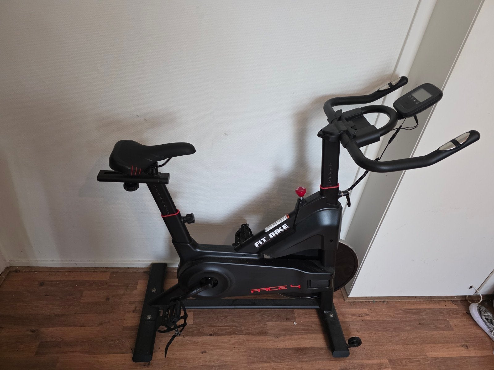 Foto 2 van FitBike Race 4 Indoor Cycle Hometrainer