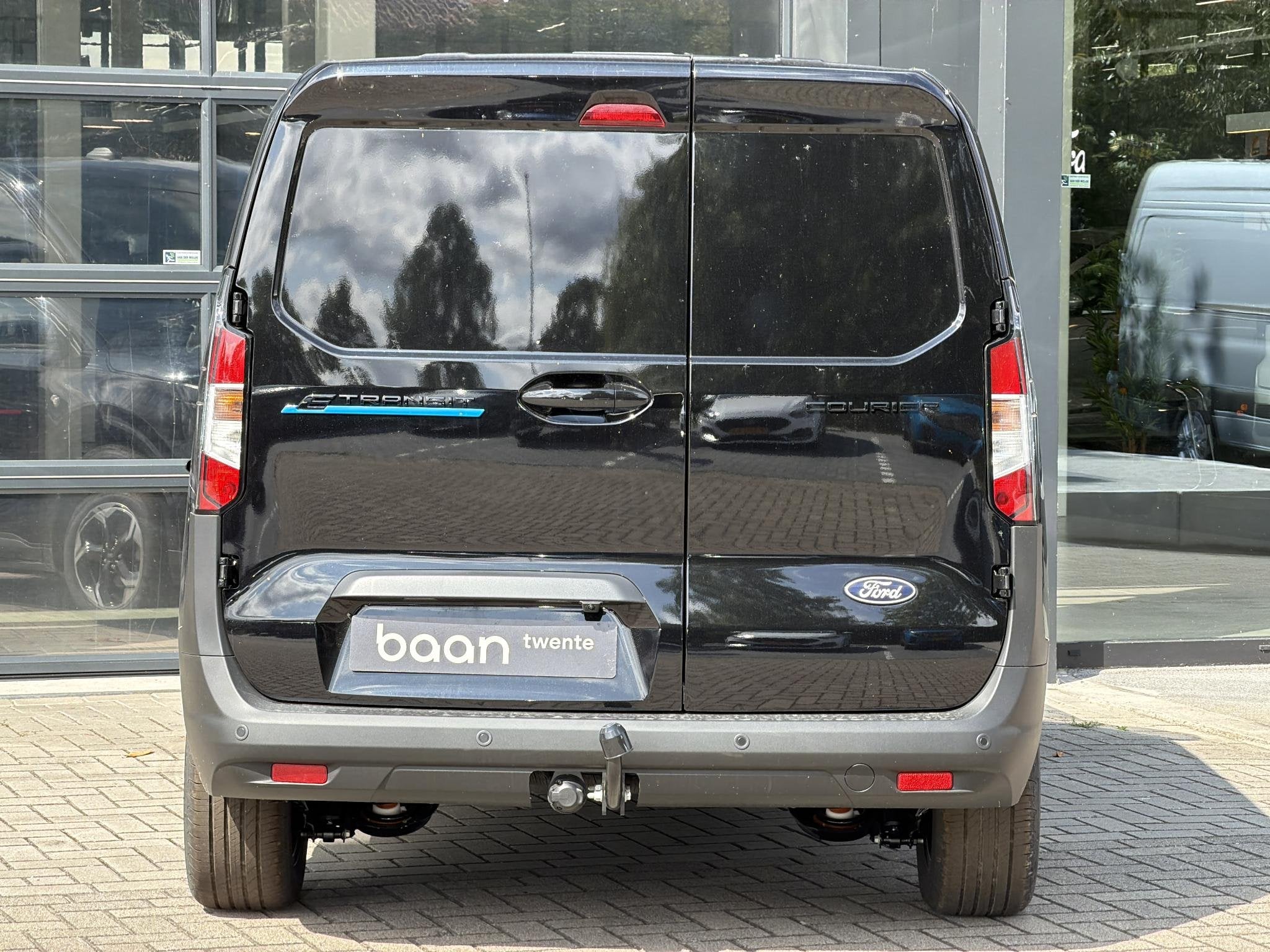 Ford E-Transit Courier Limited 44 kWh, 12 maanden, 300 km, 1524 kg, Nieuw