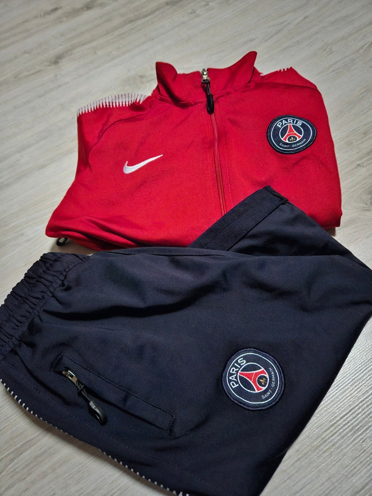 Nike PSG sportsetje mt 176, Maat XS of kleiner, Ophalen of Verzenden, Zo goed als nieuw, Broek