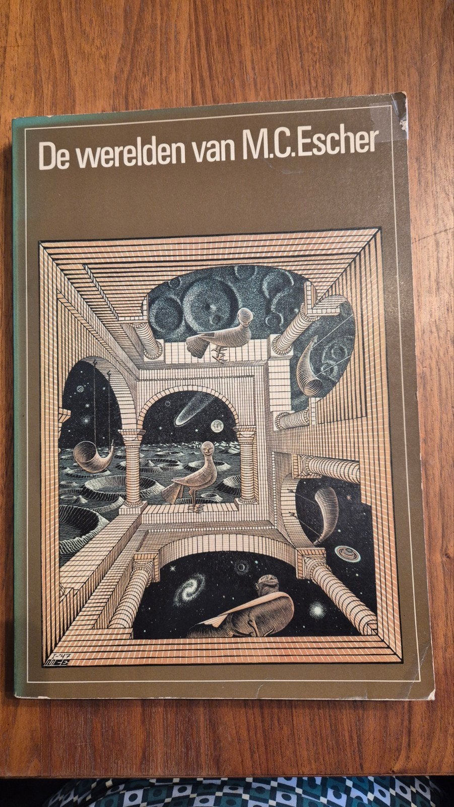 De werelden van M.C. Escher - Kunstboek, Ophalen of Verzenden, Gelezen, Grafische vormgeving, M.C. Escher