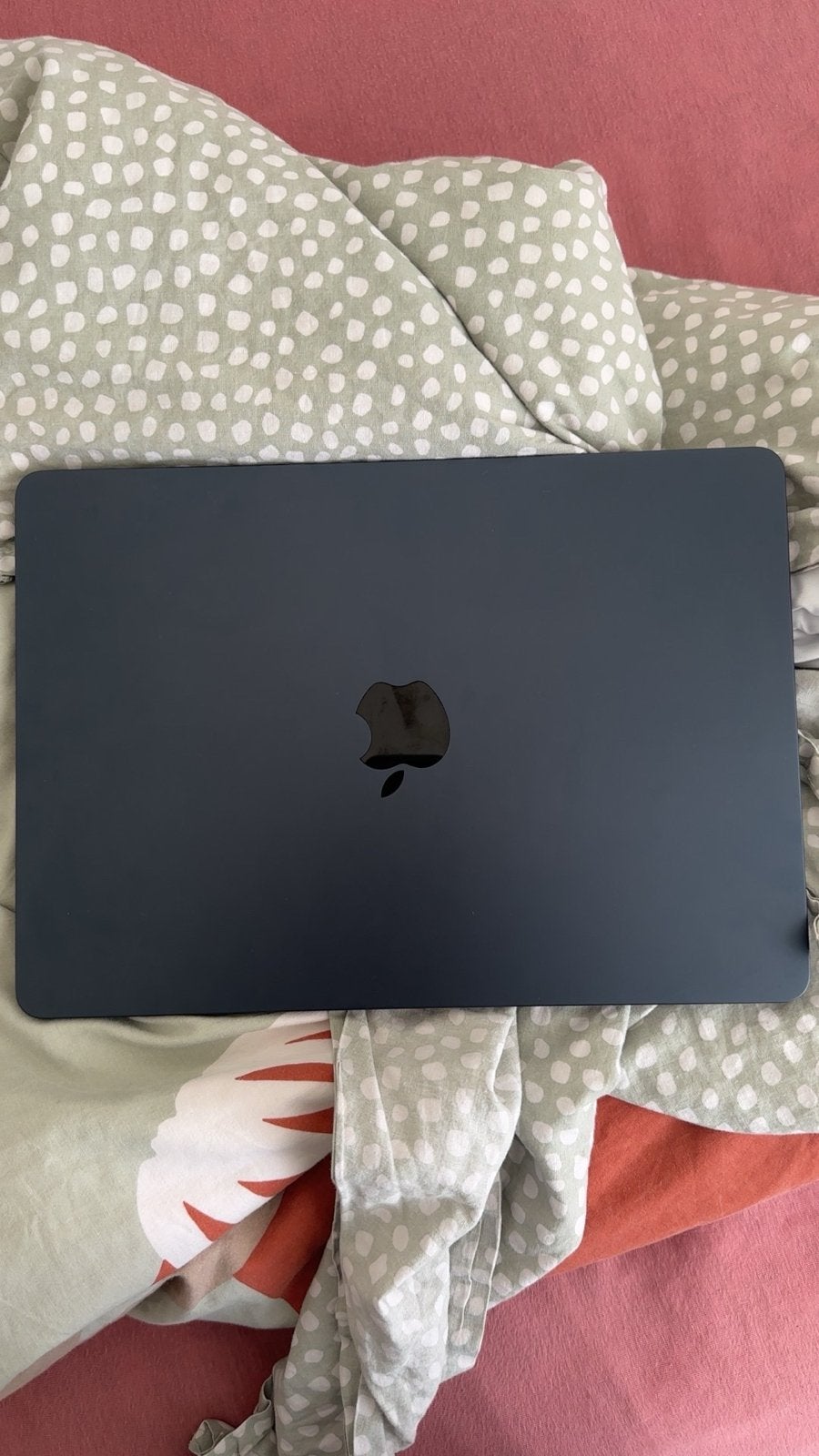 MacBook Air M2 Midnight - Zo goed als nieuw, 256 GB, 2 tot 3 Ghz, Qwerty, 8 GB