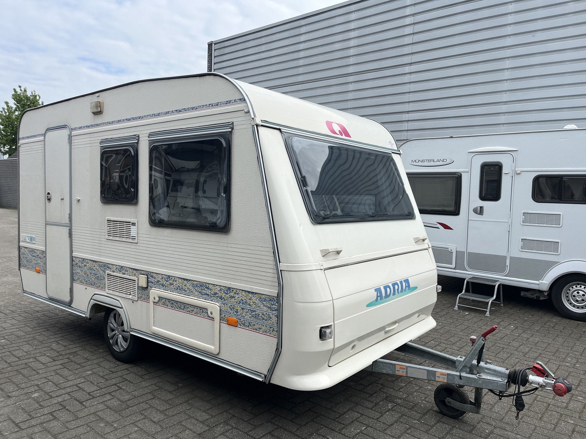 Adria 360 Unica stapelbed (bj 1996), Schokbreker, Bedrijf, Adria, 500 - 750 kg