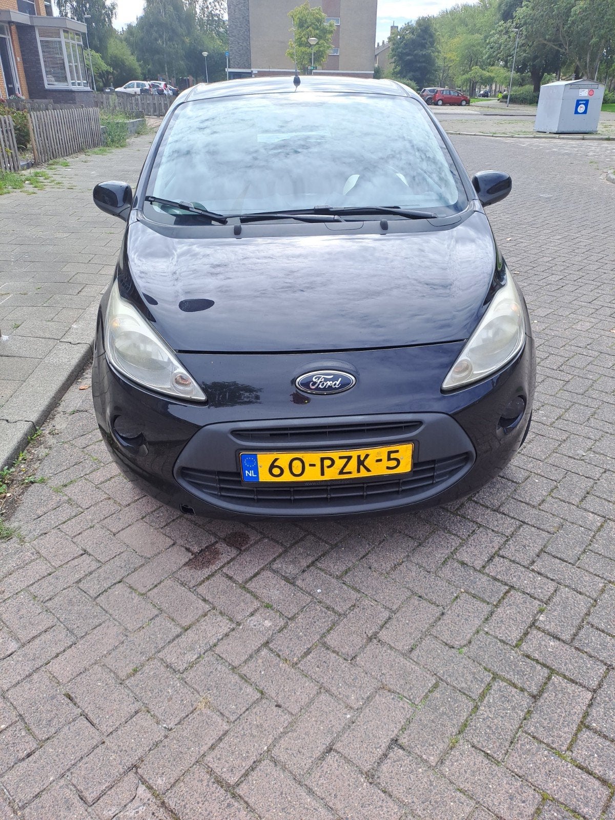 Ford Ka 1.2 69pk 2011 Zwart Titanium, Voorwielaandrijving, 1242 cc, 4 cilinders, 4 stoelen