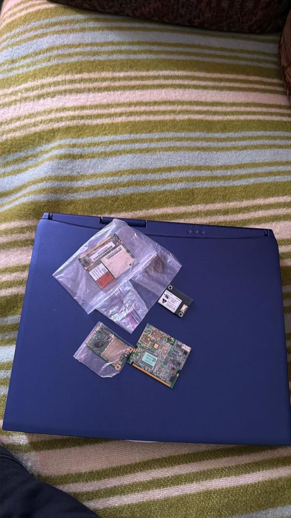 Gratis op te halen. Medion laptop. Niet werkend., Computers en Software, Ophalen