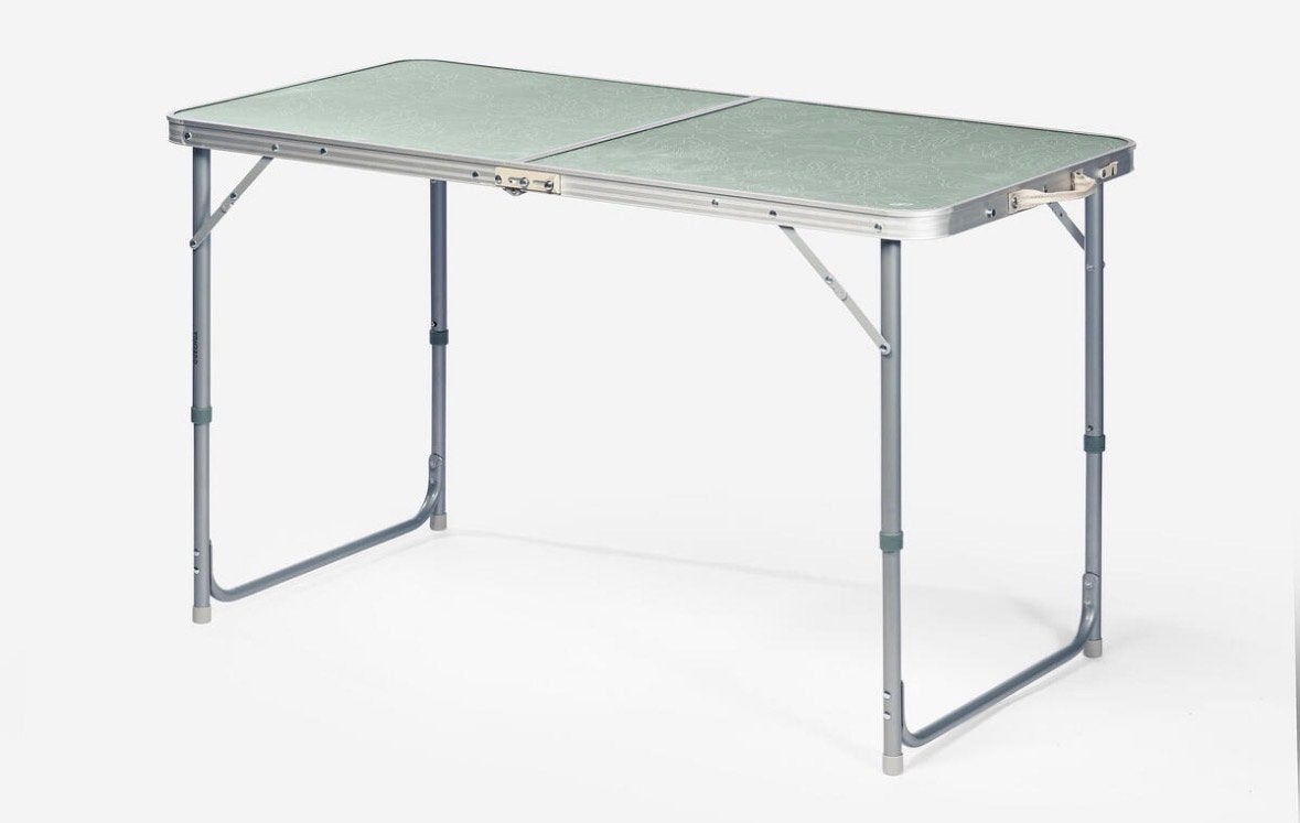 Quechua Inklapbare Campingtafel - Groen Topografisch Patroon, Ophalen, Gebruikt, Campingtafel