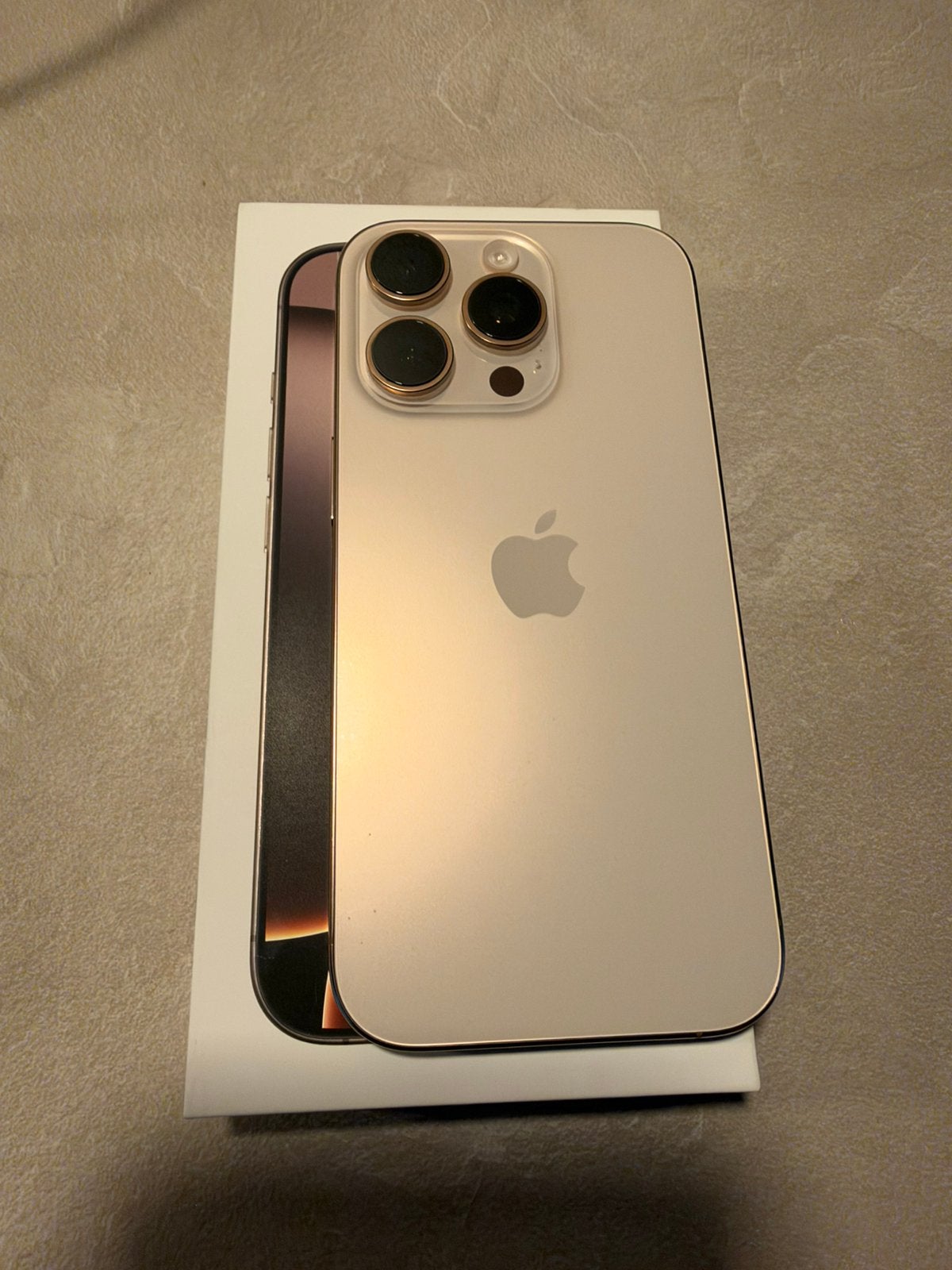 iPhone 16 Pro 128GB Titanium Desert, Telecommunicatie, IPhone 16 Pro, 128 GB, Ophalen of Verzenden, Zo goed als nieuw