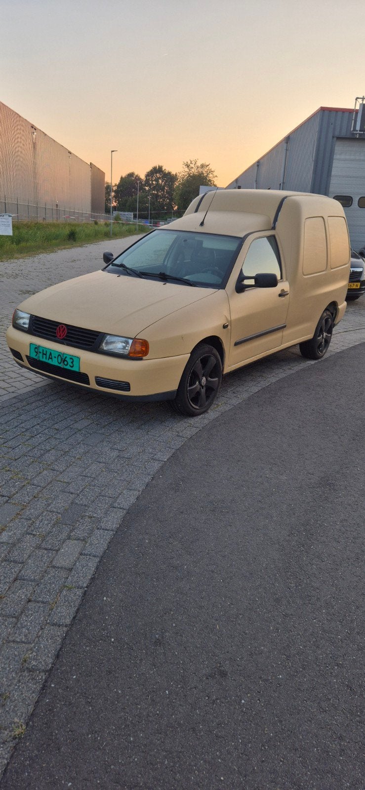 Volkswagen caddy 2000 benzine, Auto's, Volkswagen, Bedrijf, 2 stoelen, Geïmporteerd