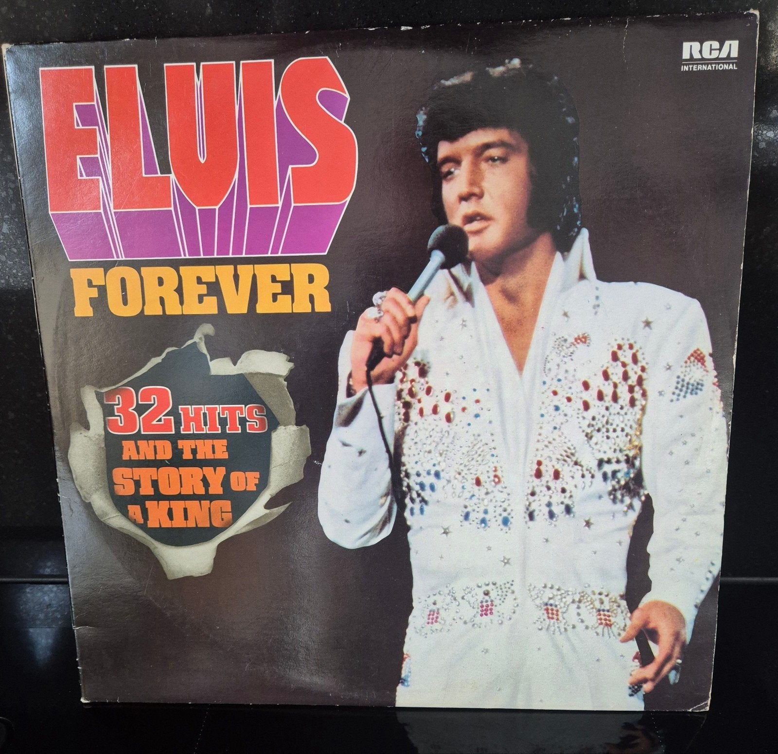 Dubbel LP Elvis Forever - 32 Hits and the Story of a King, Ophalen of Verzenden