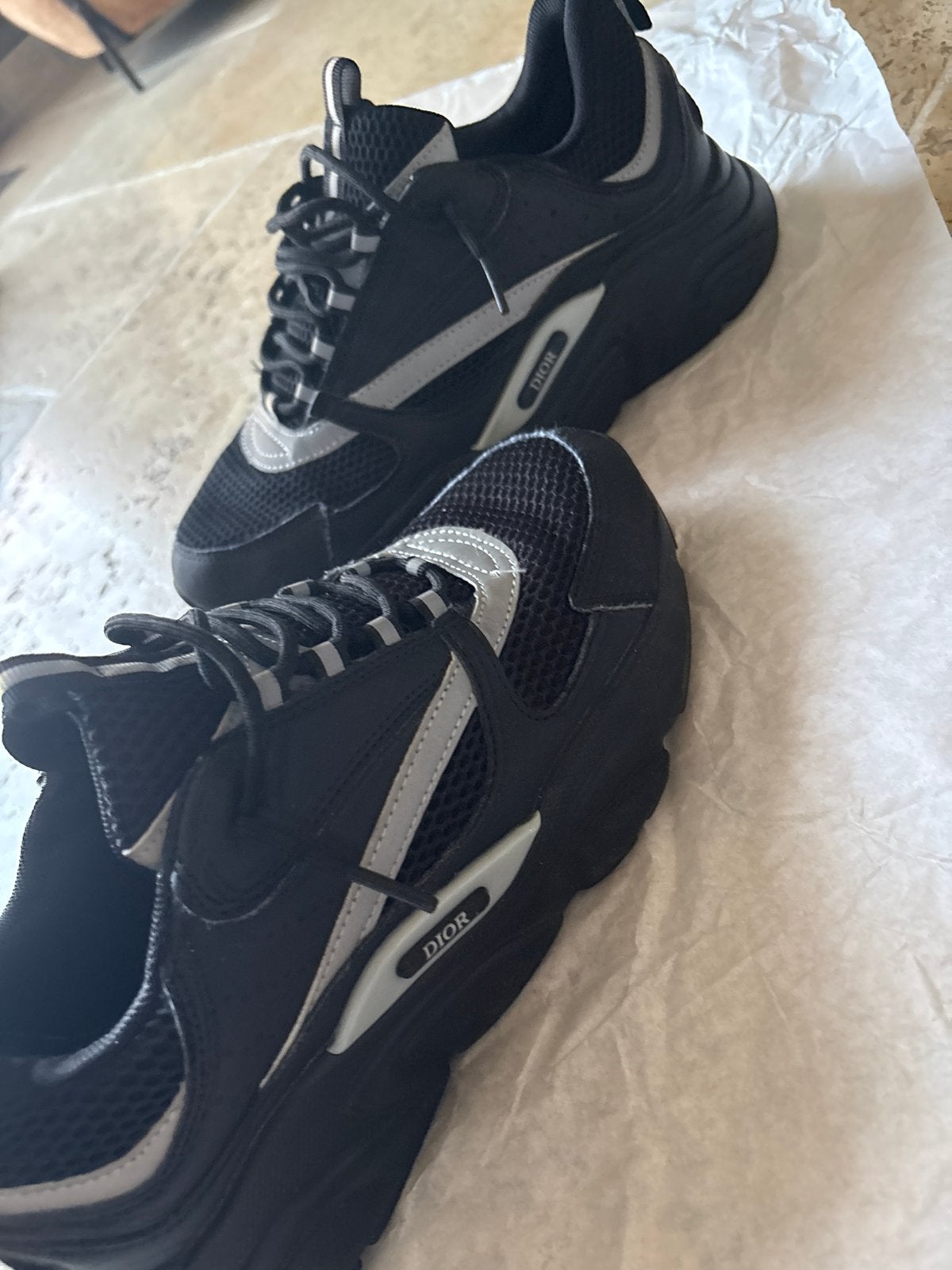 Dior sneakers met reflecterende glans, Ophalen of Verzenden, Zo goed als nieuw, Zwart, Sneakers of Gympen