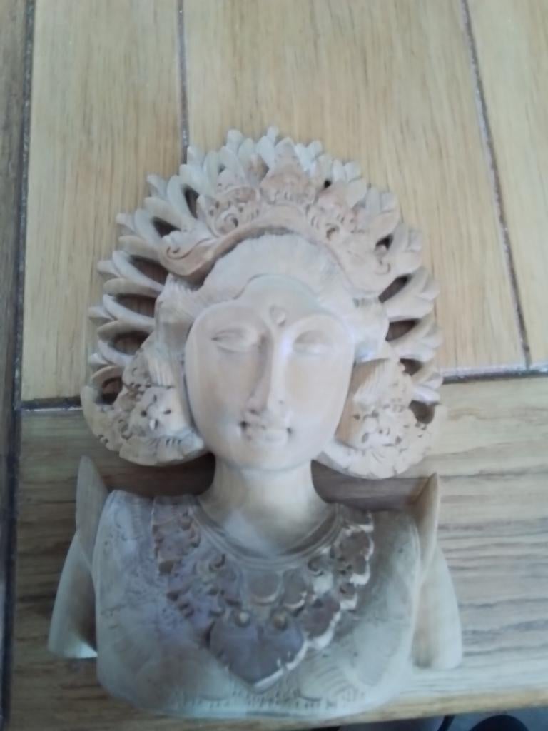 Houten Balinese Buste - Handgesneden Vrouwenbeeld, Antiek en Kunst, Minder dan 20 cm, Buste, Ophalen of Verzenden, Handgemaakt