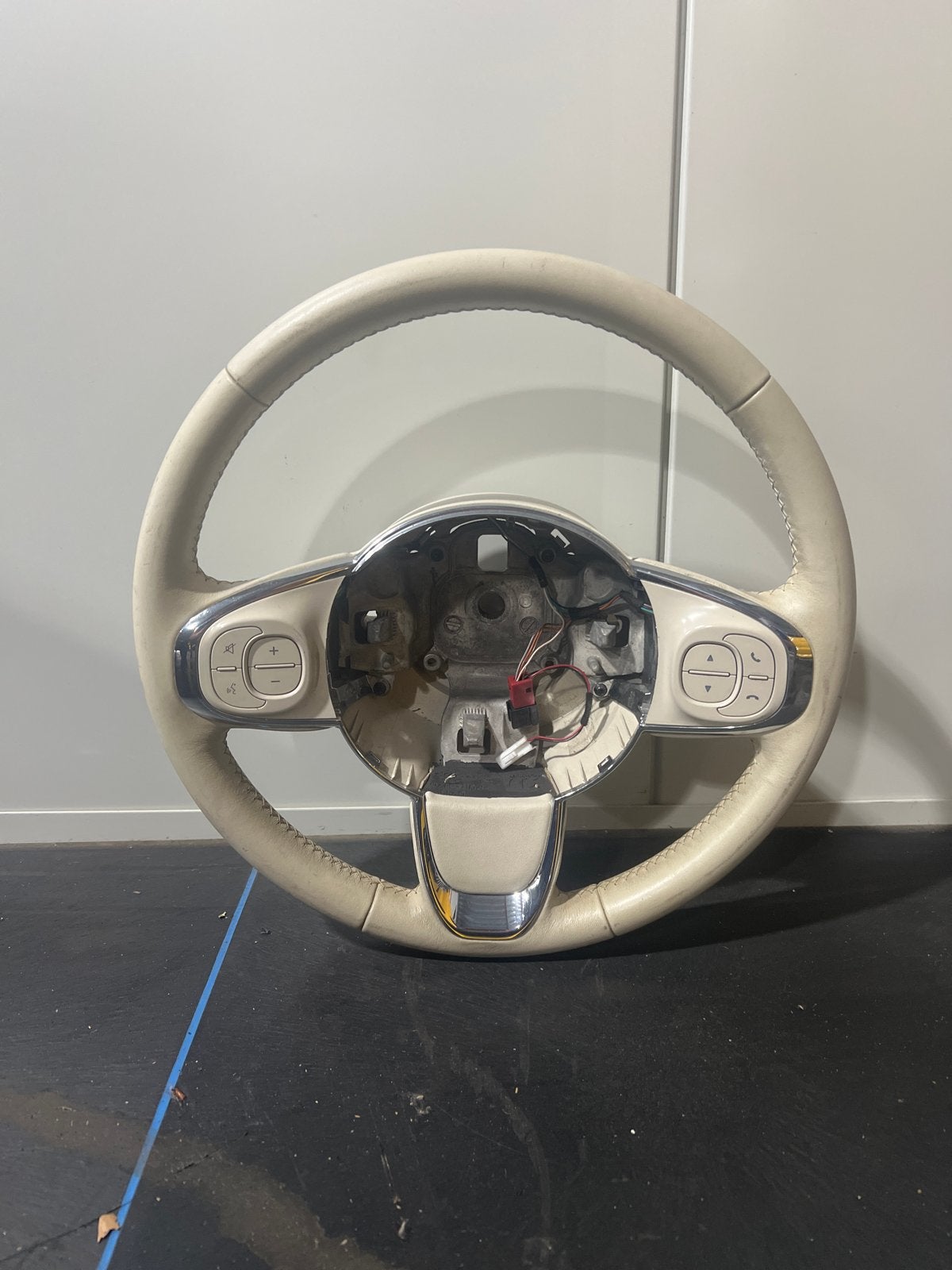 Stuurwiel Fiat 500 - Leer - Multifunctioneel - zonder airbag, Auto-onderdelen, Verzenden, Gebruikt, Fiat