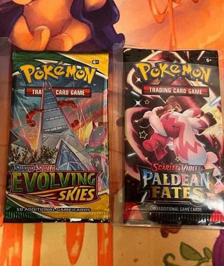 Evolving Skies Heavy Pack + Surprise! Te Ruilen pikachu 027, Ophalen of Verzenden, Nieuw, Booster