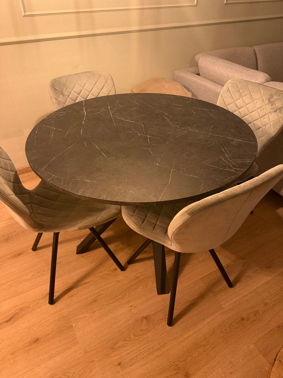 Eetkamerset: IKEA tafel met Kwantum stoelen, Ophalen, Gebruikt, Rond, Metaal