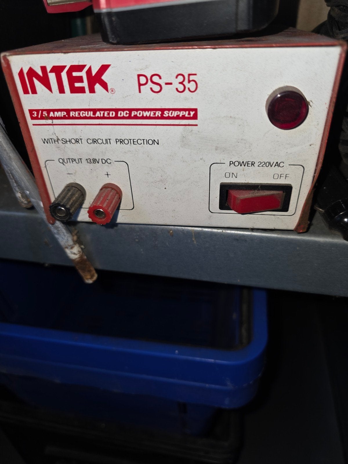 Intek PS-35 Gereguleerde DC Voeding 13.8V 3/5A, Ophalen of Verzenden
