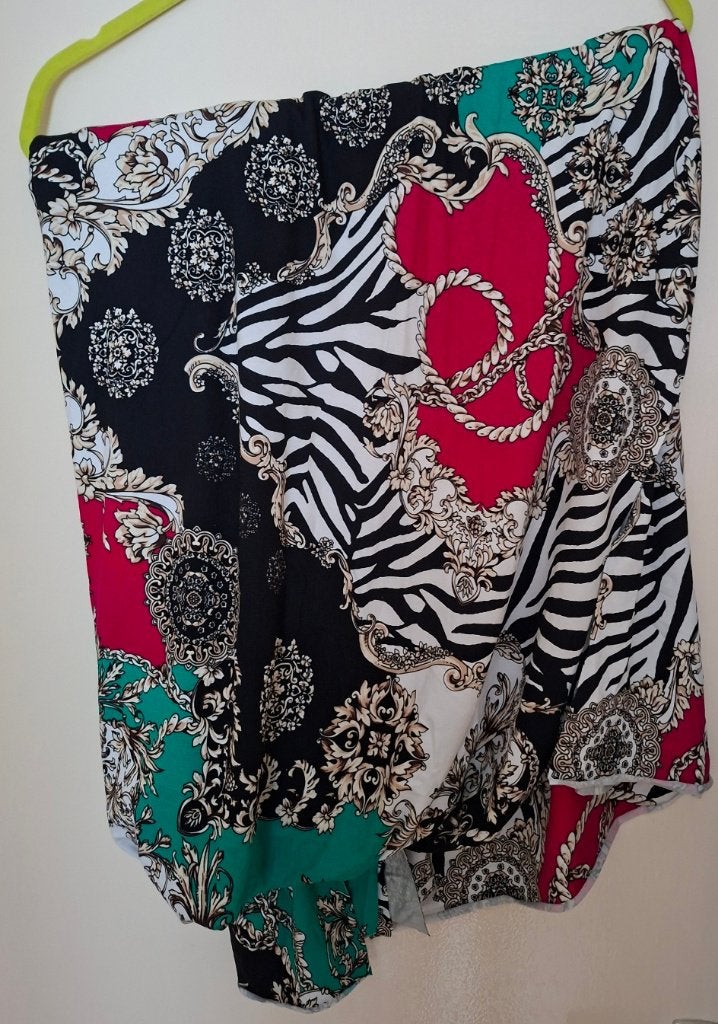 Elegante zwart wit groen fuchsia viscose stof, Hobby en Vrije tijd, Stoffen en Lappen, Overige materialen, Meerkleurig, 120 cm of meer