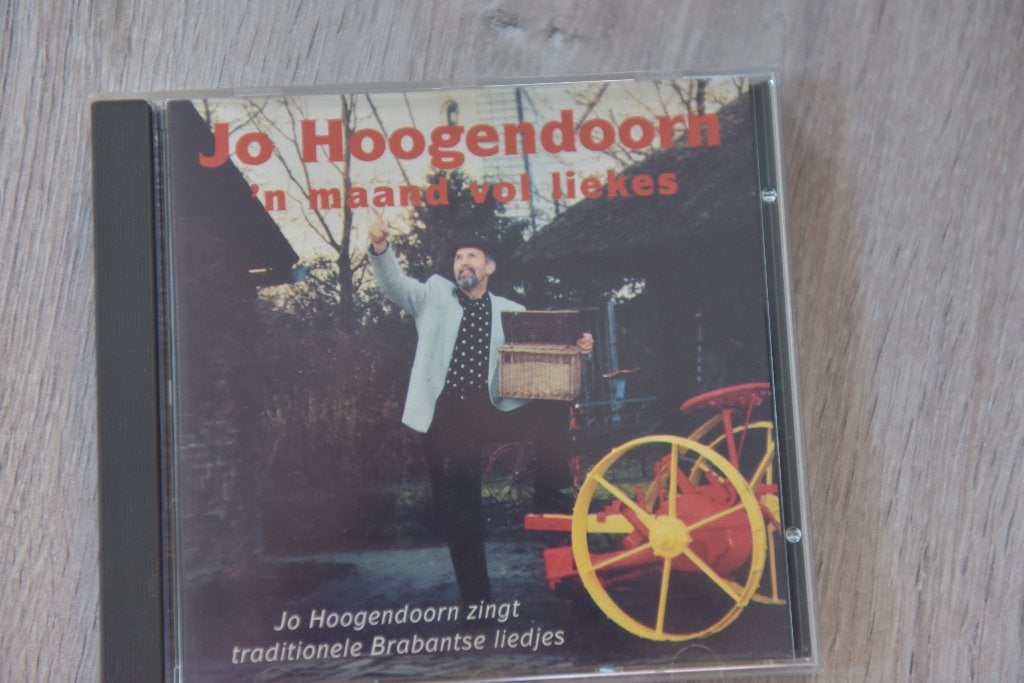 JO HOOGENDOORN -- N MAAND VOL LIEKES, Verzenden, Inclusief doosje, Zo goed als nieuw, Streekmuziek