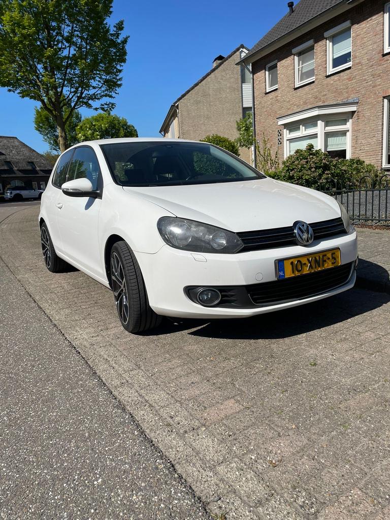 Volkswagen Golf 1.2 TSI 77KW DSG 2012 Wit, 4 cilinders, Wit, Origineel Nederlands, 1200 kg