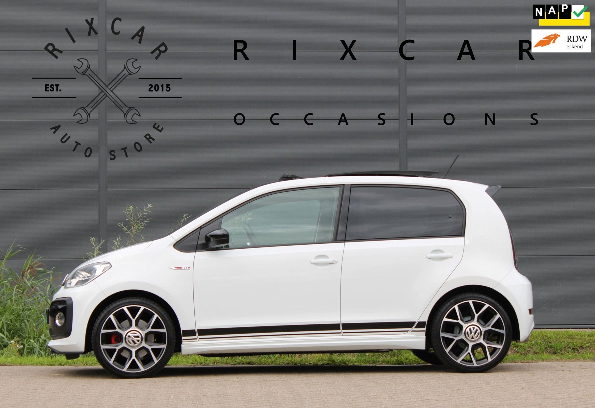 Volkswagen Up! 1.0 GTI BeatsAudio Panodak Camera RIJKLAAR, Auto's, 970 kg, Stof, Gebruikt, 4 stoelen