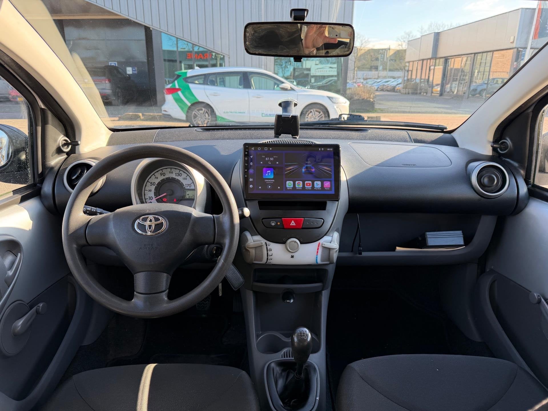 Toyota Aygo 1.0-12V/stuurbekrachtiging/Navi/Carplay/Nap/Apk/, Gebruikt, 4 stoelen, 68 pk, Origineel Nederlands