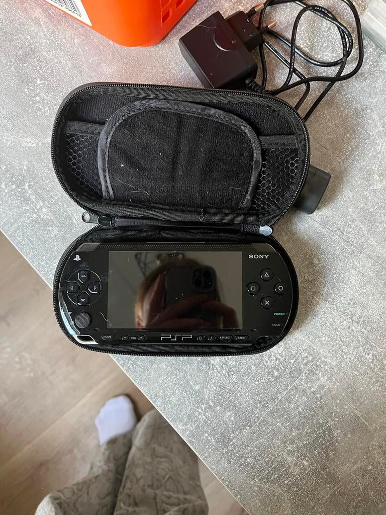 Sony PlayStation Portable (PSP) met 9 games, camera en acces, Spelcomputers en Games, Spelcomputers | Sony PSP, Ophalen, Zwart