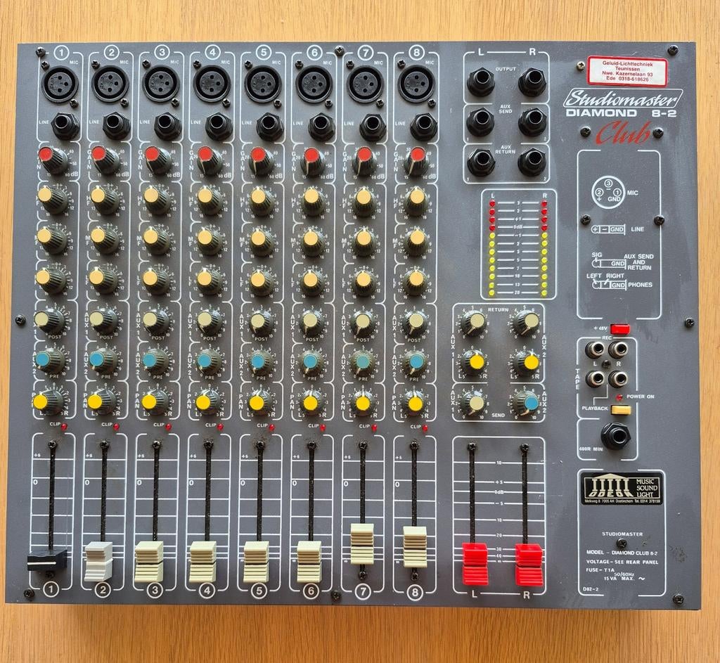 Studiomaster Diamond Club 8-2 Mengpaneel met case, Ophalen of Verzenden, Gebruikt, 5 tot 10 kanalen, Microfooningang
