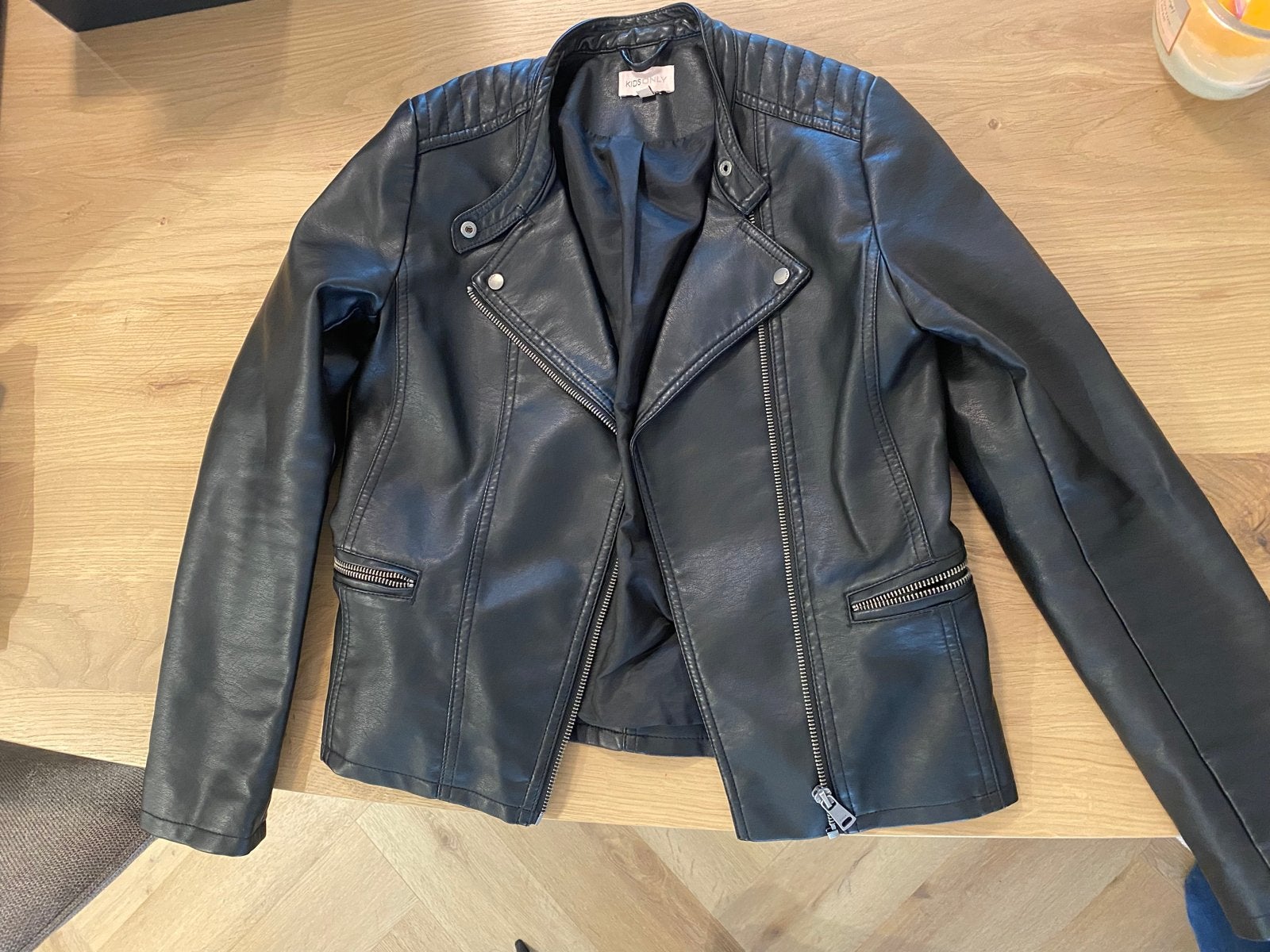 Stoere zwarte leren jas van Kids Only, maat 158, Ophalen of Verzenden, Zo goed als nieuw, Meisje, Jas