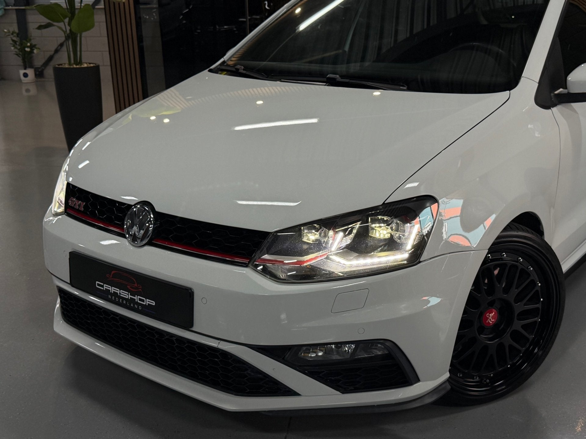 Volkswagen Polo 1.8 TSI GTI H&R/BBS/NAVI/LED/STOELVRM/AIRCO, Voorwielaandrijving, Dealer onderhouden, Stof, Zwart