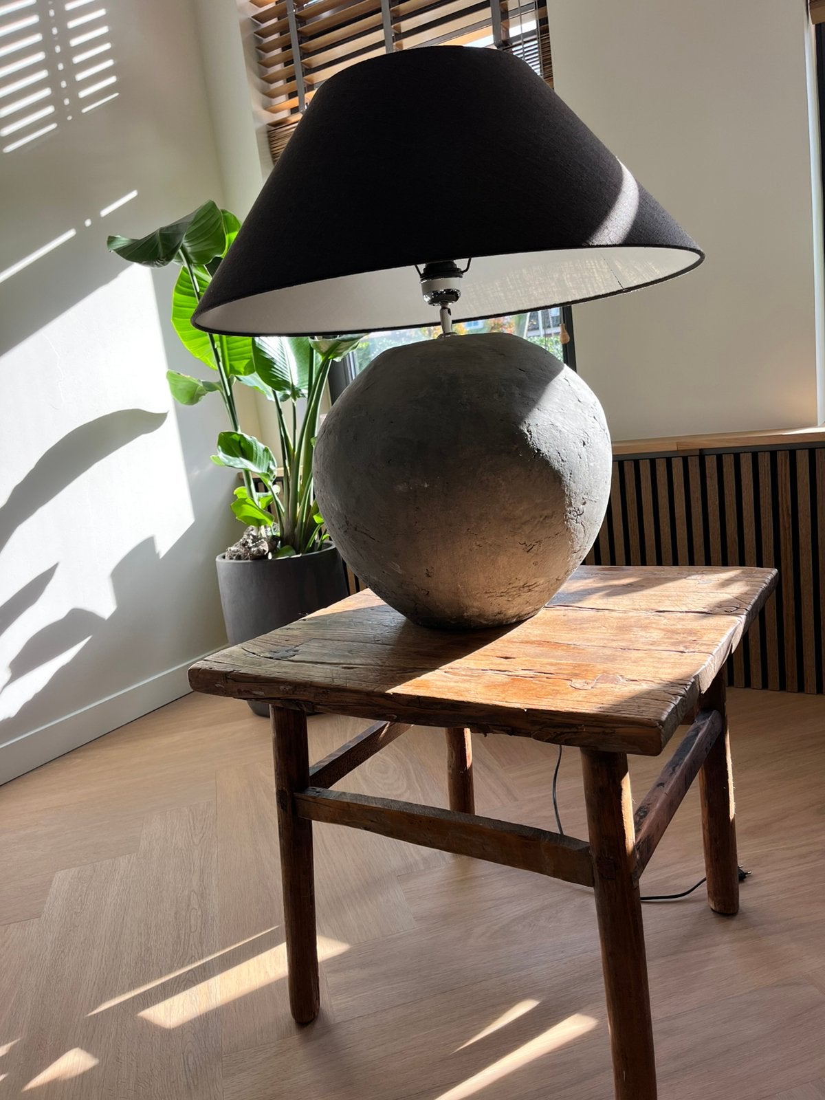 Kruiklamp met chinees houten tafeltje, Ophalen, E27 (groot), Zo goed als nieuw, Zwart