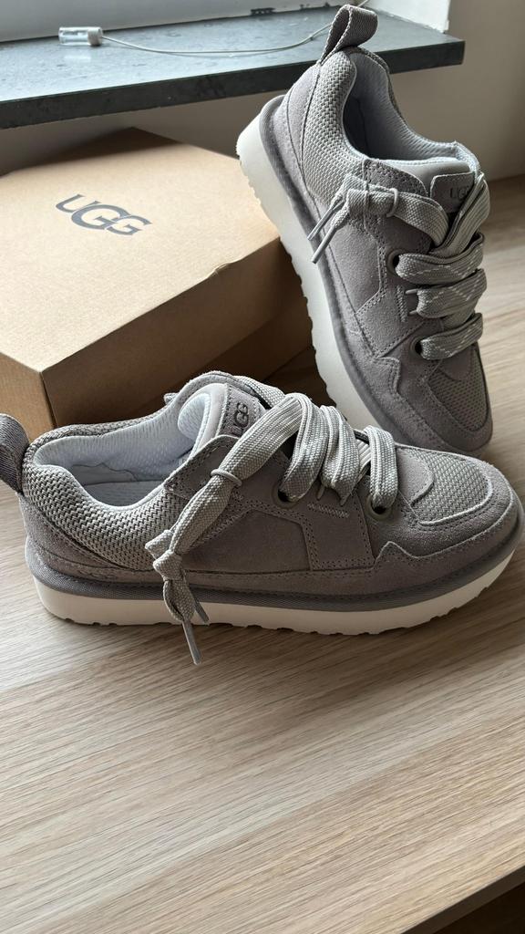 Nieuw UGGS sneakers mt 38, Ophalen of Verzenden, Nieuw, Overige kleuren, Sneakers of Gympen