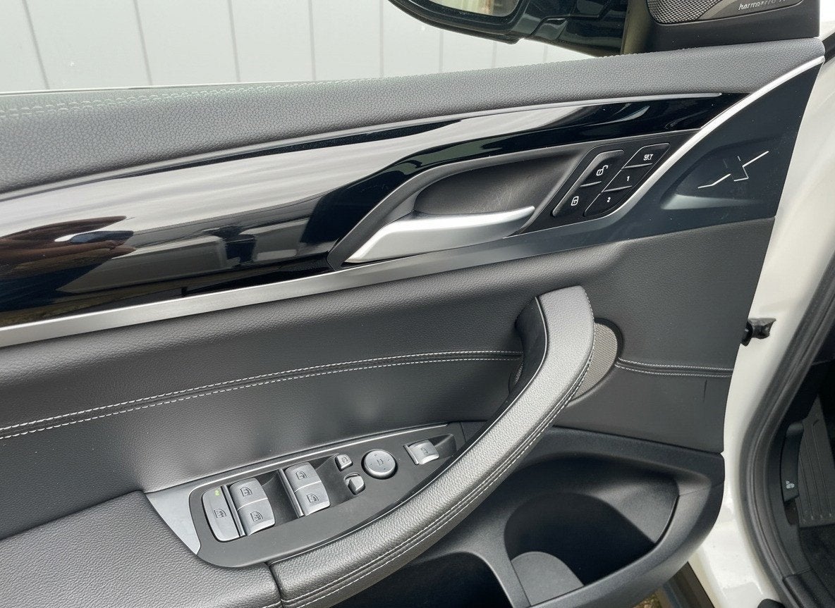 BMW IX3 High Executive 80 kWh PANORAMA DAK, FULL OPTIOS DEAL, Auto's, Dealer onderhouden, Achterwielaandrijving, Gebruikt, 1333 min