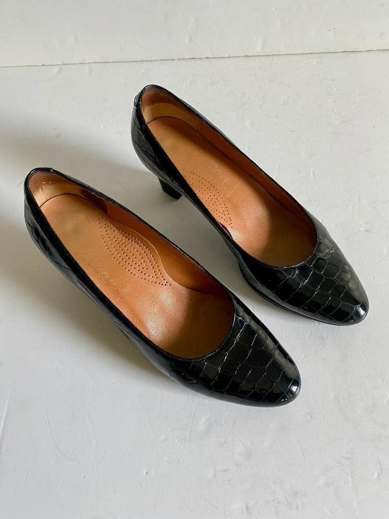i522 Voltan: maat 38 lak-leren pumps schoenen hak zwart leer, Kleding | Dames, Zwart, Voltan, Ophalen of Verzenden, Zo goed als nieuw