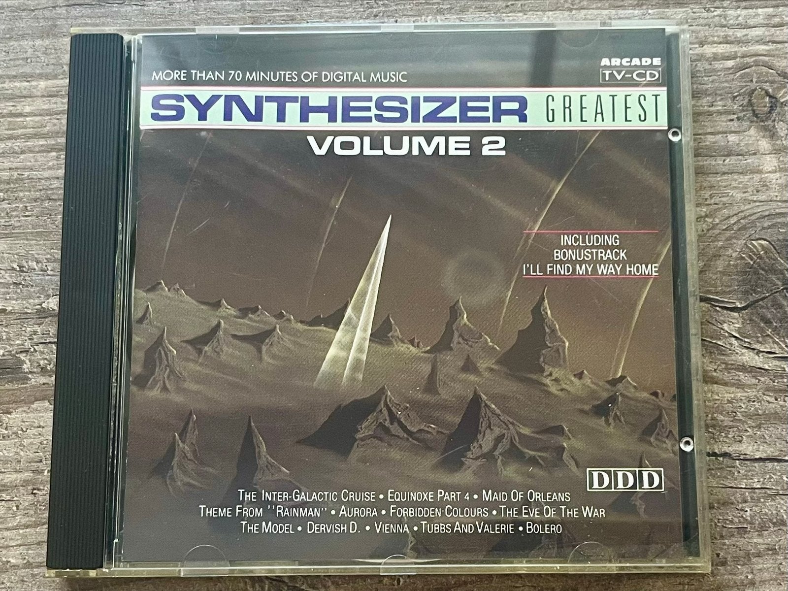 Synthesizer Greatest Volume 2 Arcade, Cd's en Dvd's, Ophalen of Verzenden, Gebruikt, Verzamelalbum, Met bonustracks
