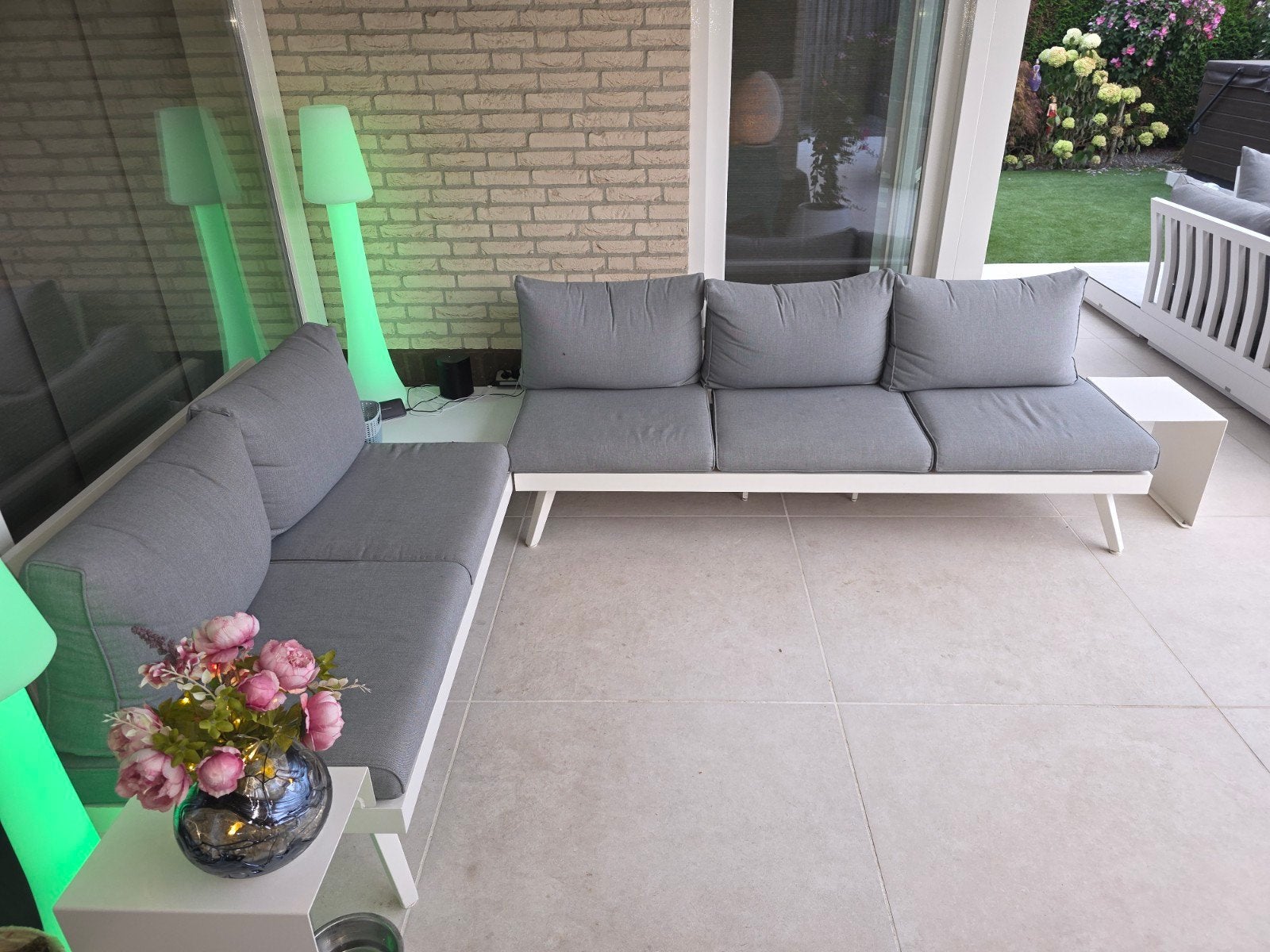 Moderne loungeset met grijze kussens lifestyle, Ophalen, 5 zitplaatsen, Gebruikt, Bank