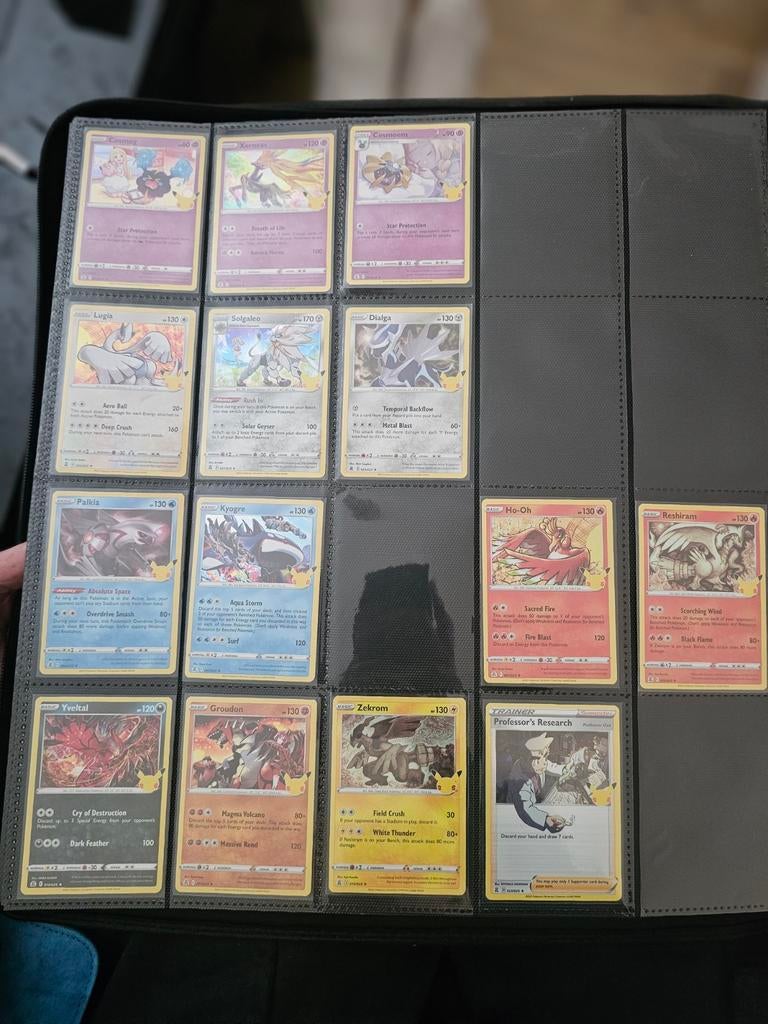 Pokemon celebrations 25 cards, Ophalen of Verzenden, Nieuw, Meerdere kaarten, Foil