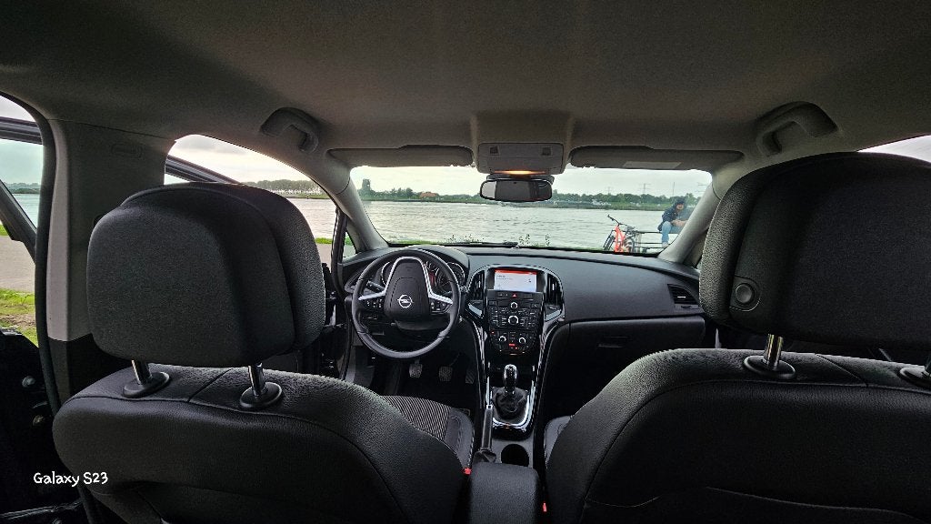 Foto 11 van Opel Astra 1.4 74KW ST 2016 Zwart