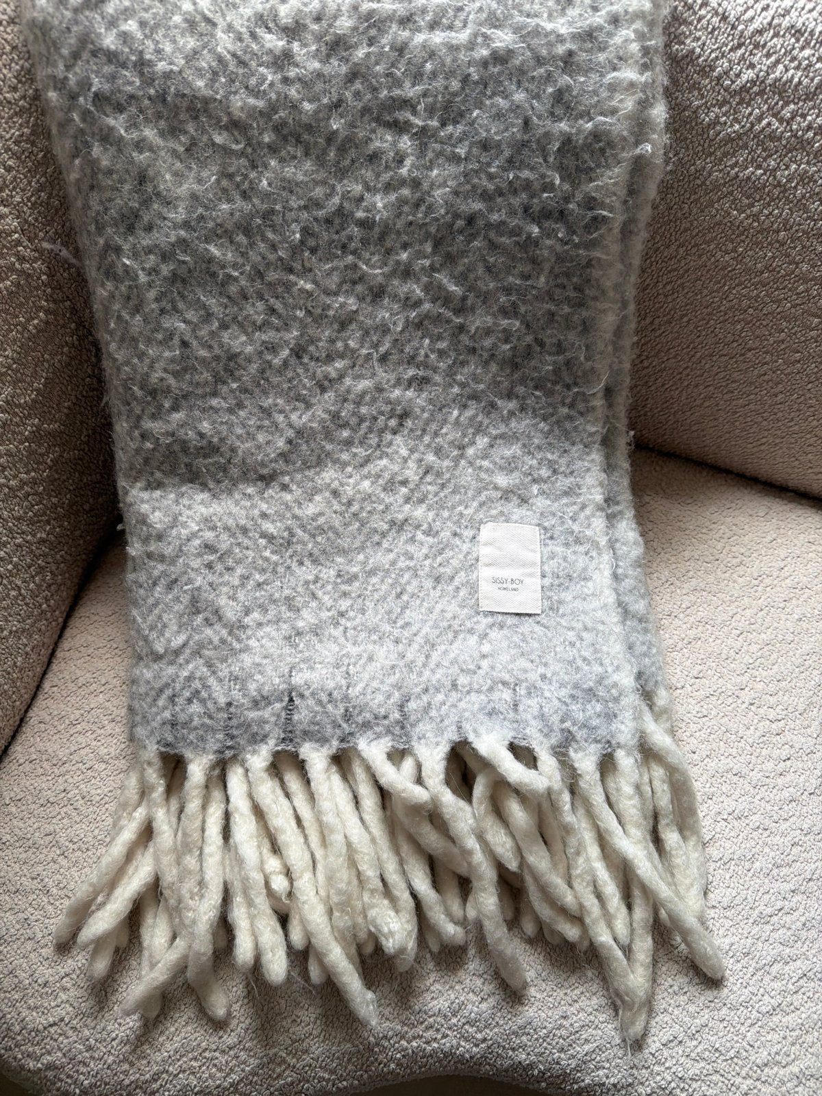 Sissy-Boy Kleed / Plaid - Grijs met Witte Franjes, Ophalen, Zo goed als nieuw