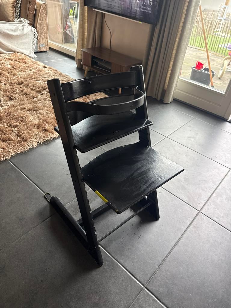 Stokke Tripp Trapp kinderstoel zwart met beugel, Ophalen, Gebruikt, Meegroeistoel, Aanschuifbaar